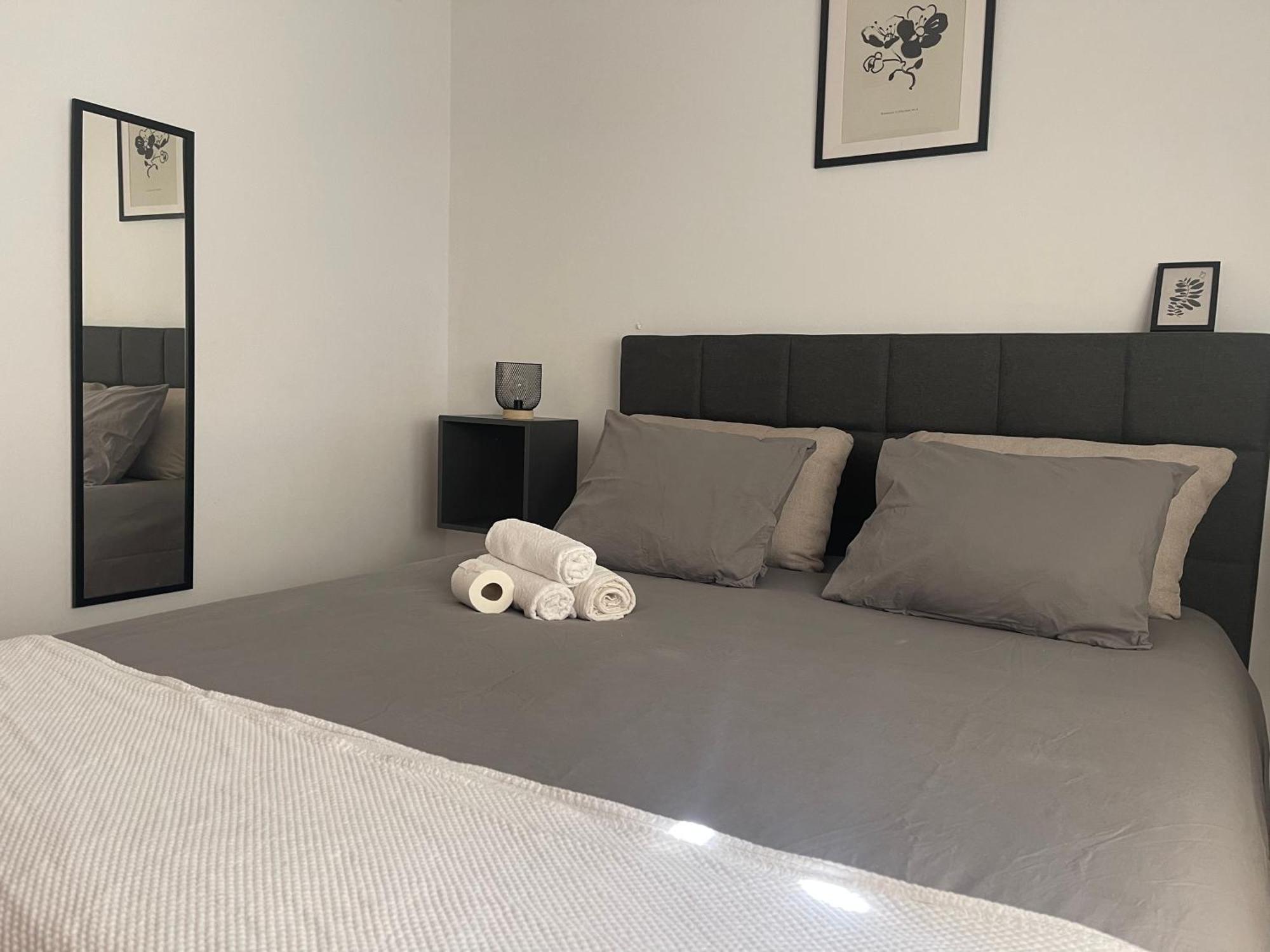 Astral-Habitacion Doble Privada En Casa Compartida-Uebica2 Hotel Mairena del Aljarafe Ngoại thất bức ảnh
